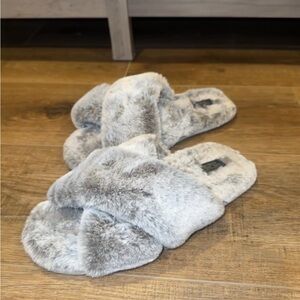 Rachel Plush Slippers in Soft Gray